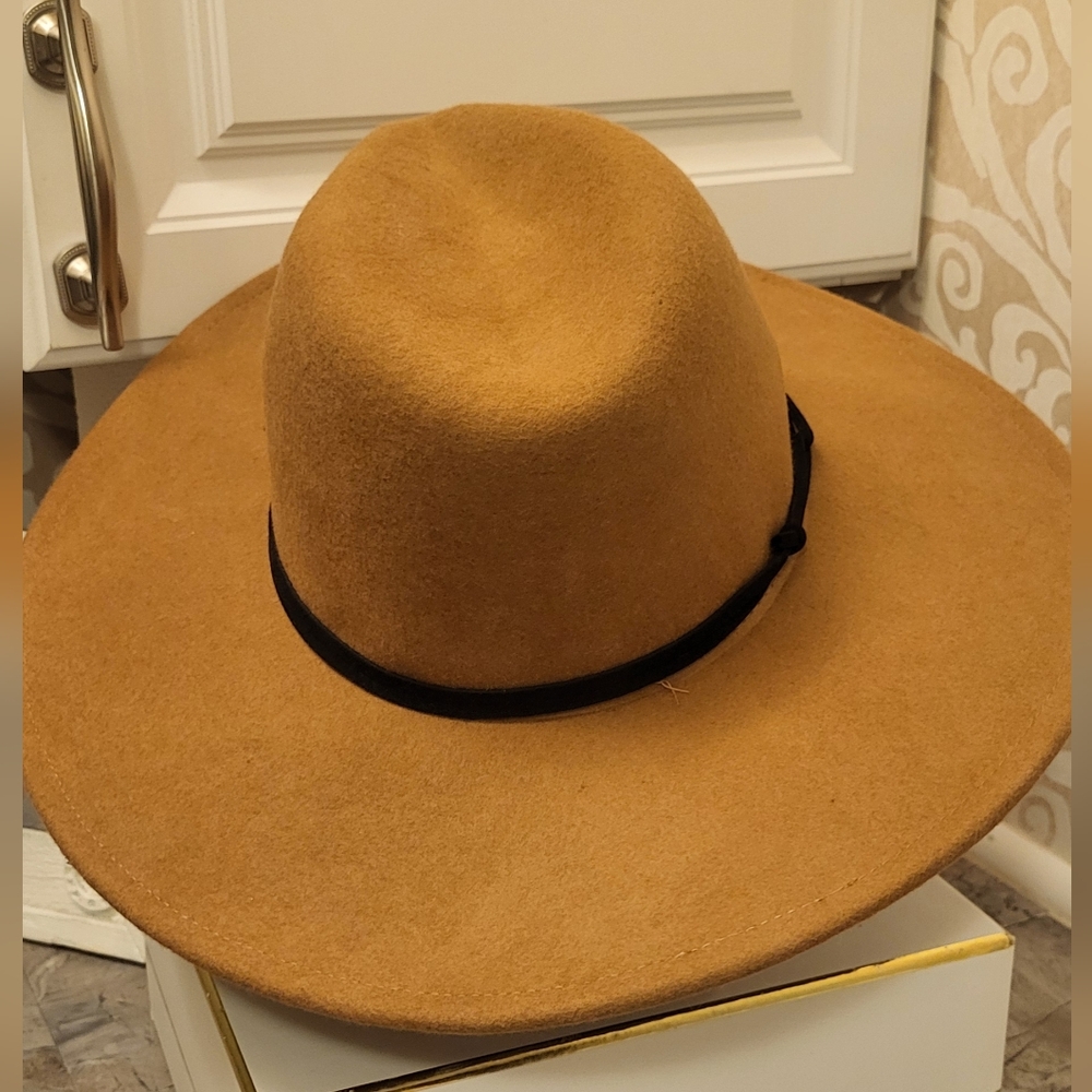 Universal Thread Tan Wool Hat - Picture 2 of 6